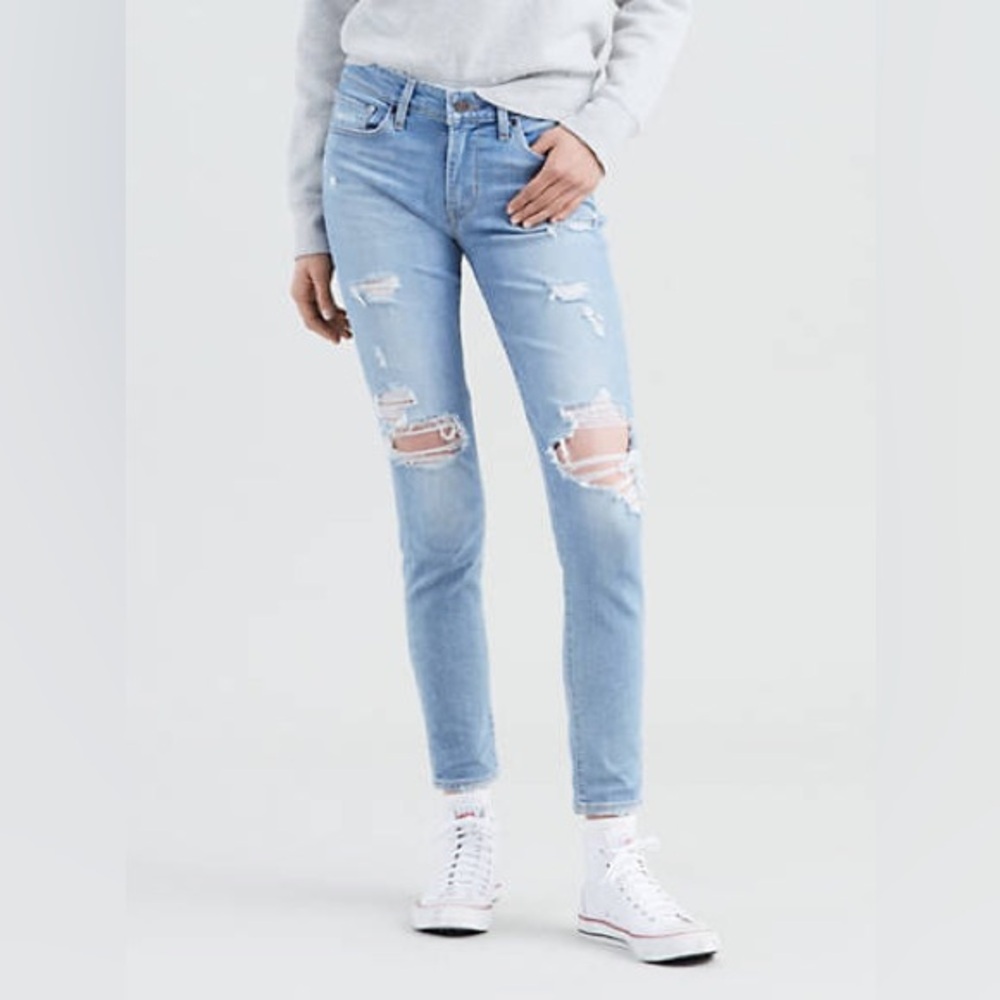 Women's Levi's Light Blue Wash Denim 721 High Rise Skinny Jeans; Size 24